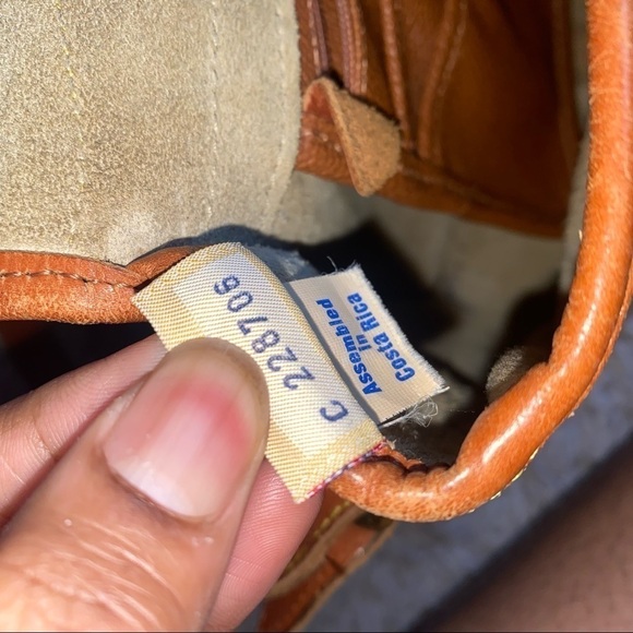 VINTAGE COLLECTIBLE DOONEY & BOURKE CROSSBODY / HANDBAG - Picture 4 of 8